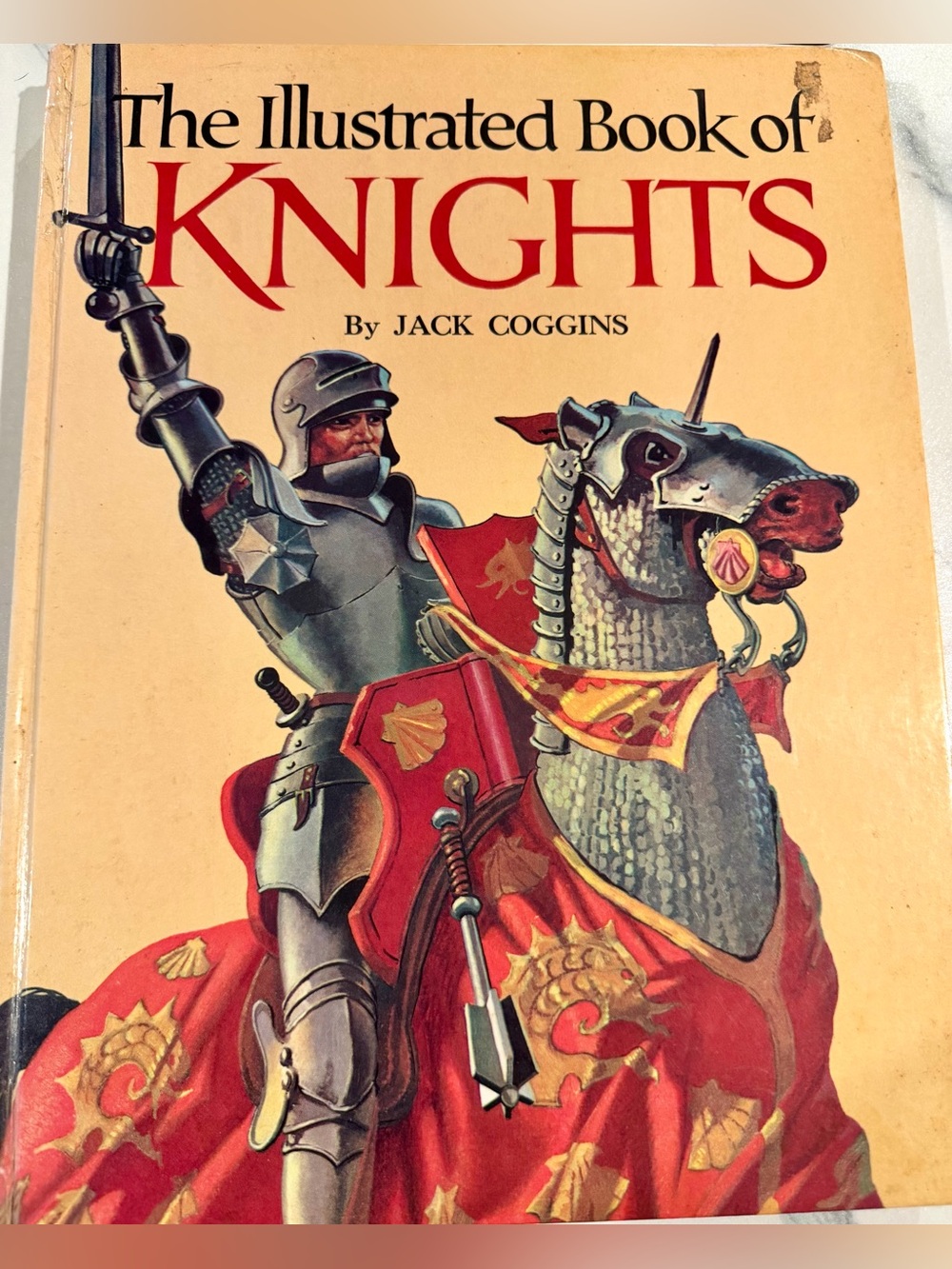 1957 The Illustrated Book of Knights by Jack Coggins – Vintage Grosset & Dunlap